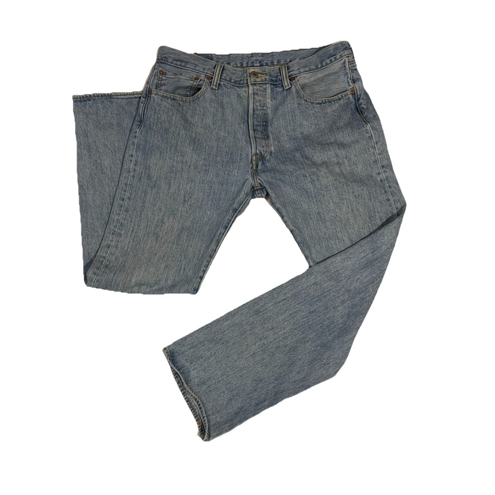 Levi's 501 Jeans Men 34x30 Light Wash Button Fly Straight Leg Classic Denim